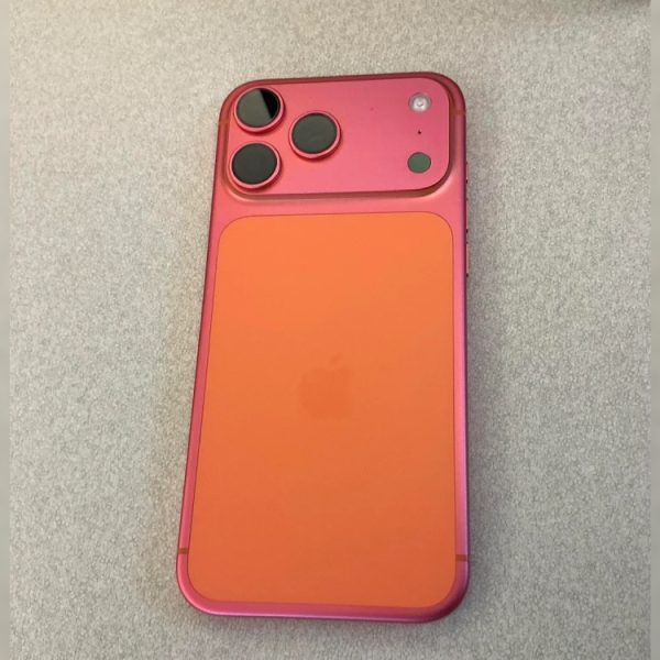 L’iPhone 17 Pro orange devient rose, et les conseils d’Apple frisent le ridicule