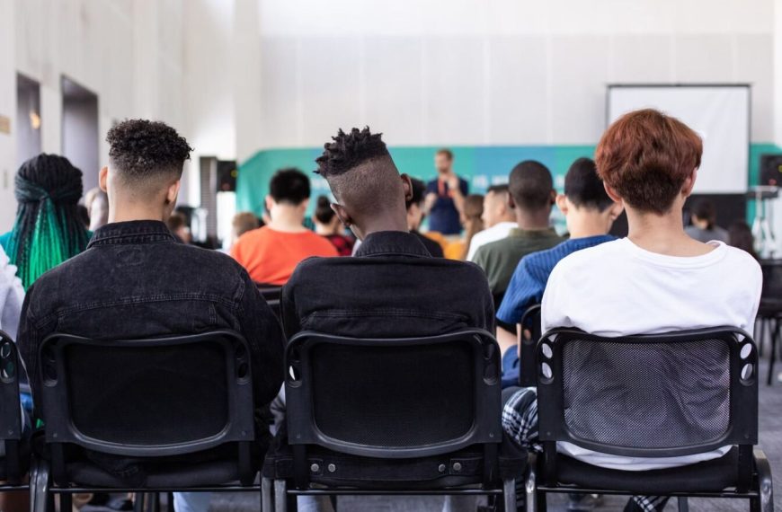 Pour décrocher le bac, deux ados ont piraté leur lycée : ils sont condamnés