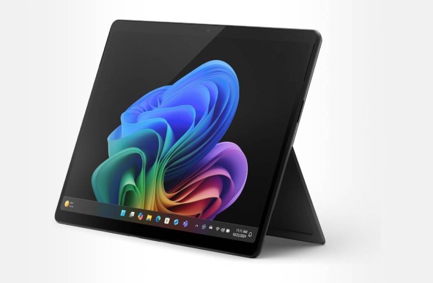 Surface Pro 11 : la surpuissante tablette 2-en-1 de Microsoft voit son prix chuter de 860 euros sur Amazon