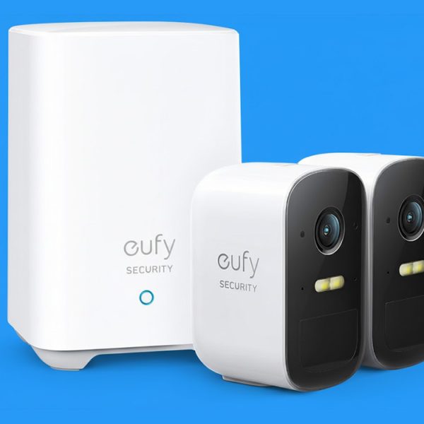 Eufy Security 2C : le lot de deux caméras connectées avec la base de stockage est à moitié prix !