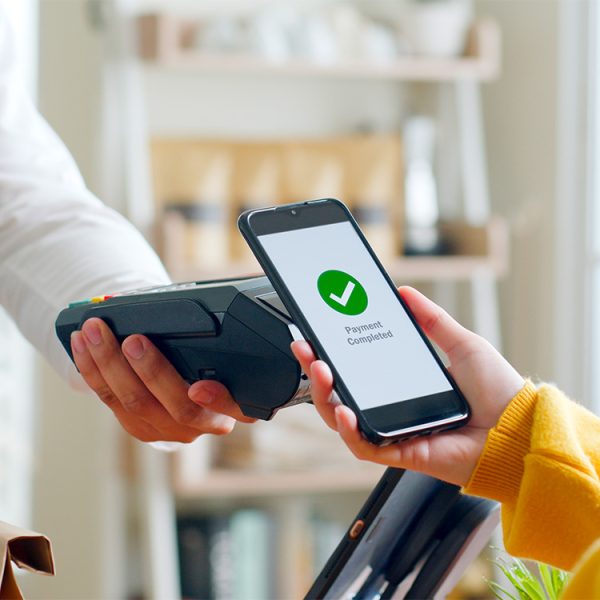 Fini l’embarras à la caisse, les paiements par smartphone vont devenir beaucoup plus fluides