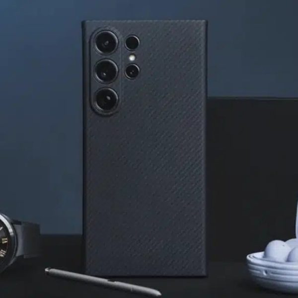 Le design du Samsung Galaxy S26 Ultra révélé par un accessoiriste, confirmant ces deux changements