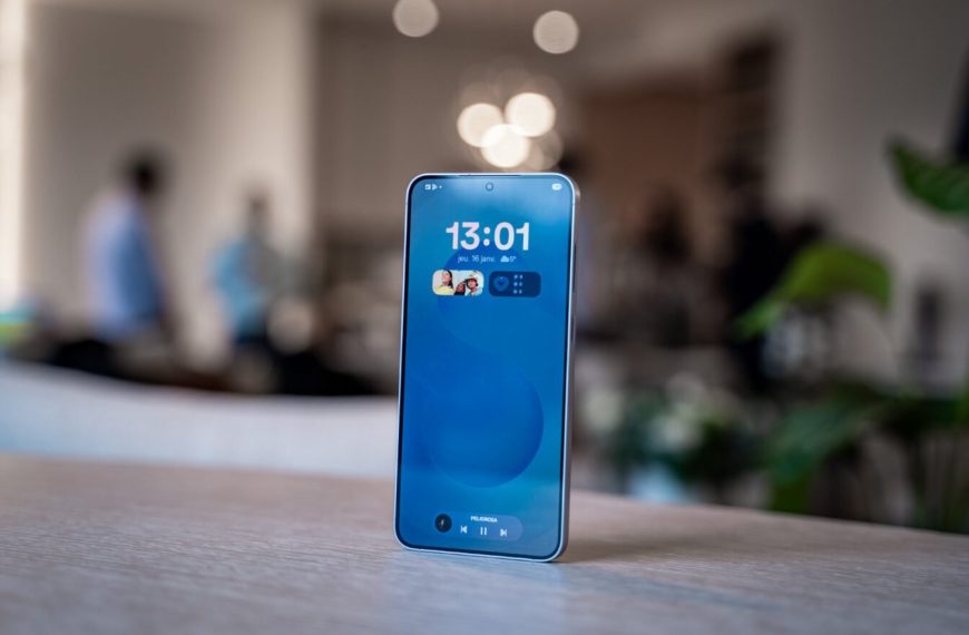 Une faille du Samsung Galaxy S25 permet de vous espionner via le micro et l’appareil photo