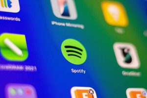 Copie privée : les téléchargements sur Spotify et Netflix bientôt taxés ?
