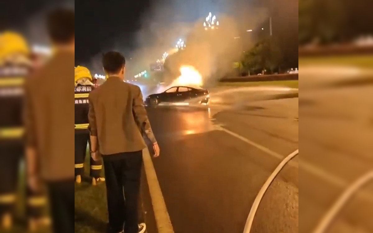 Cette Xiaomi SU7 Ultra a fini en flammes après une violente collision