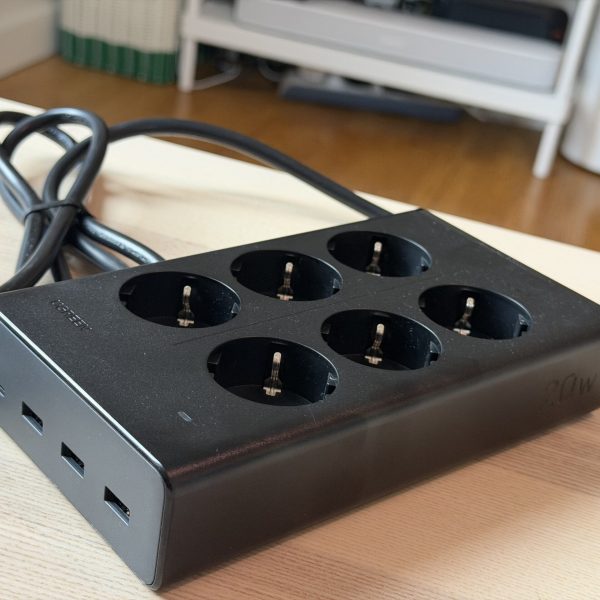 Test de la multiprise UGREEN : bien plus sympa que vos multiprises moches