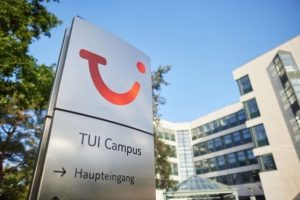 Comment TUI améliore sa relation client avec les agents IA