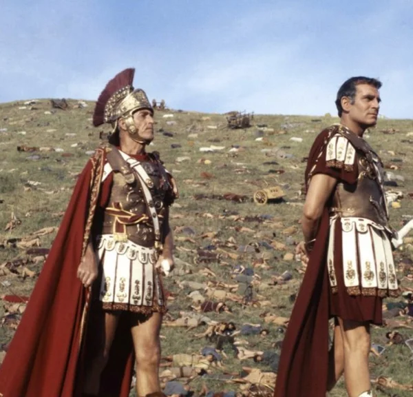 Sorti il y a 65 ans, ce film renferme l’une des plus grandes batailles jamais filmées : il a réuni… 8000 acteurs pour un résultat épique !