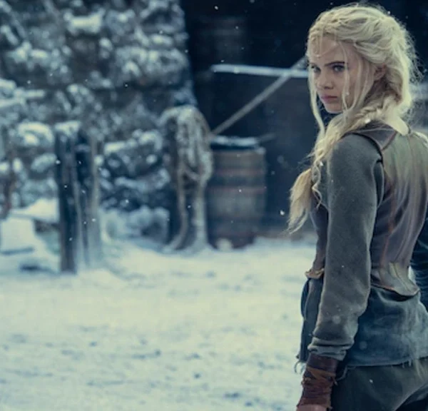 Freya Allan (The Witcher saison 4) : l’actrice de Ciri dans la série Netflix porte le reboot d’une saga culte de SF, et vous l’avez peut-être oublié !
