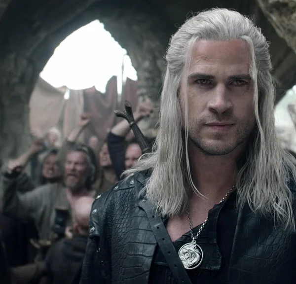 The Witcher saison 4 : qui est Liam Hemsworth et pourquoi remplace-t-il Henry Cavill dans la série Netflix ?