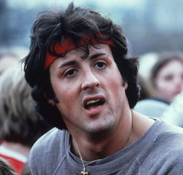 “Entre lui et moi” Sylvester Stallone et cette autre star de Hollywood ne peuvent plus se voir, et ça fait 51 ans que ça dure… Il l’a évincée de ce film !