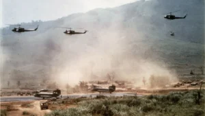 Quasiment introuvable en France… Il y a 50 ans, ce chef-d’oeuvre a remporté un Oscar, il porte un terrible regard sur la guerre