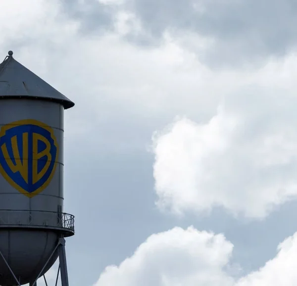 Netflix, Paramount ou Comcast ? Qui va s'acheter ce géant du divertissement pour une somme monstrueuse ?