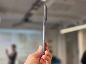 On a pris en main le Motorola Edge 70 : enfin un smartphone ultrafin à un prix correct
