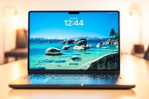 Test MacBook Pro 14 (M5) : la bête de course d’Apple se muscle pour maitriser l’IA