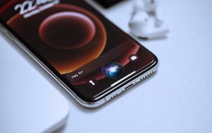 La prochaine version de Siri dopée à l’IA sera en réalité Gemini avec une moustache