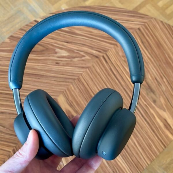 Test CMF Headphone Pro : un casque à moins de 100 euros qui ne veut jamais s’éteindre