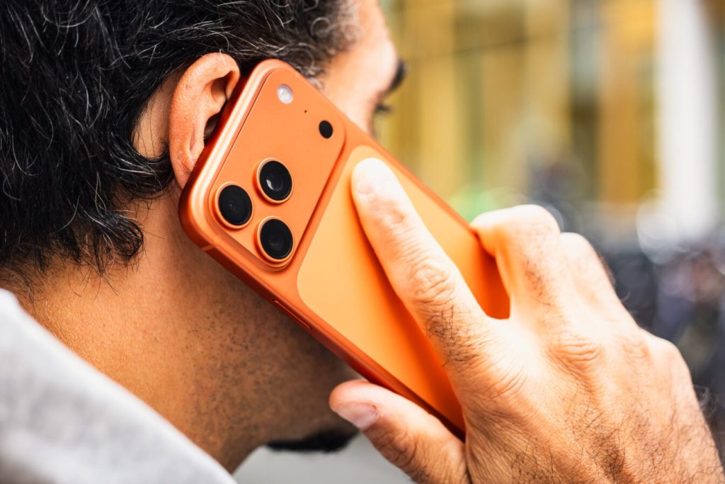 Apple va chiper à Samsung la couronne de champion des smartphones en 2025, une première en plus de dix ans