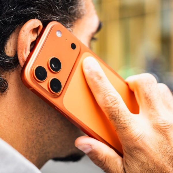 Apple va chiper à Samsung la couronne de champion des smartphones en 2025, une première en plus de dix ans