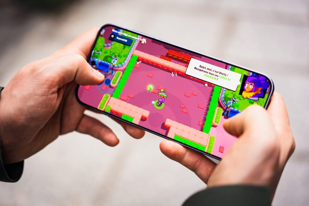 OnePlus 15 : vous n’avez jamais croisé un smartphone avec une telle autonomie