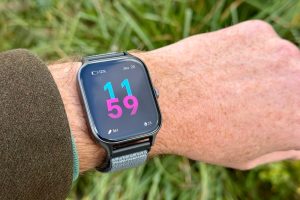 Test Decathlon Fit 100 : une montre connectée GPS bluffante à moins de 70 euros