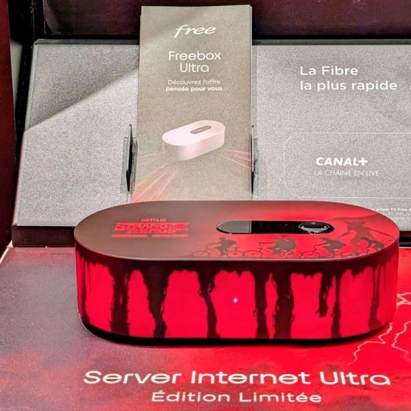 Free célèbre la fin de Stranger Things avec cette Freebox Ultra terrifiante, oserez-vous la mettre dans votre salon ?