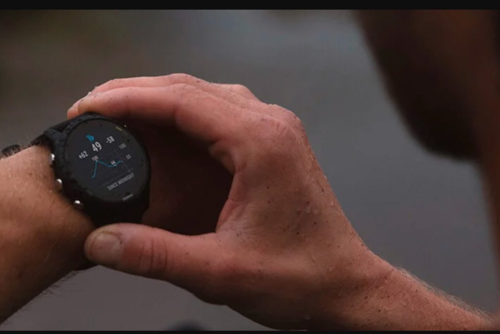Forerunner 255 : star de sa gamme, cette montre Garmin se fait découper en deux (-47%) 🤯