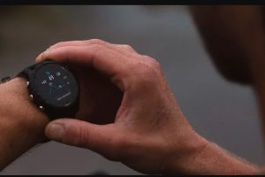 Forerunner 255 : star de sa gamme, cette montre Garmin se fait découper en deux (-47%) 🤯