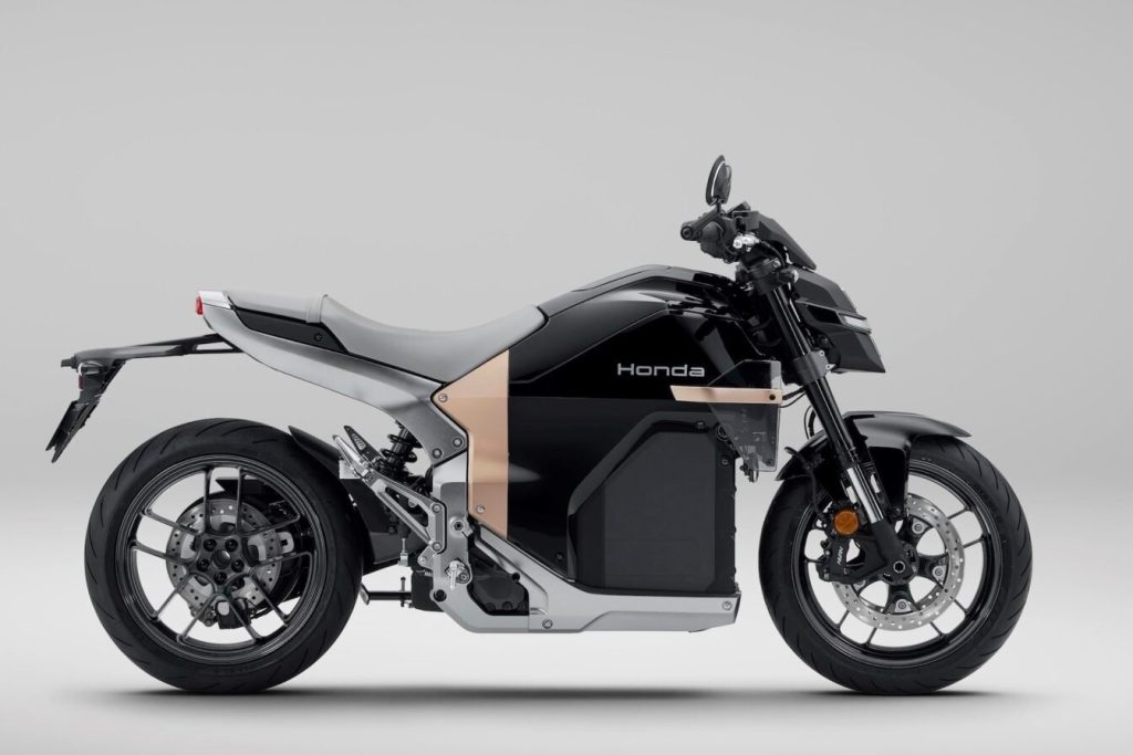 Honda lance sa première moto électrique : design redoutable, mais un simple permis A1 peut la dompter