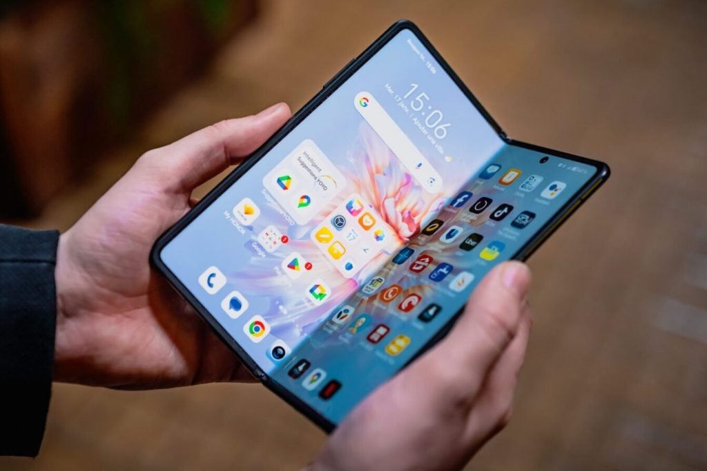 Il va faire très mal au Galaxy Z Fold, le rival Honor Magic V2 s’écoule à -1 500€ (-72%) 😱