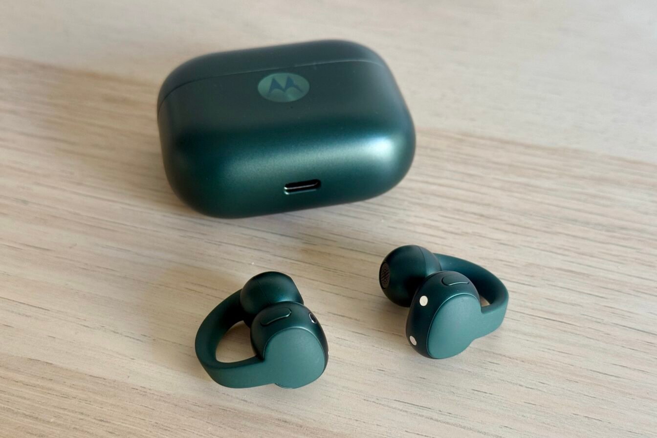 Test Motorola Moto Buds Loop : des écouteurs ouverts ultra polyvalents à moins de 150 euros