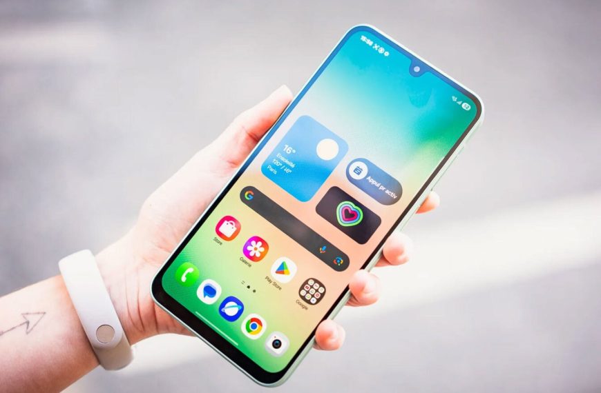 One UI 8.5 : Samsung corrigerait enfin ce défaut agaçant du mode sombre