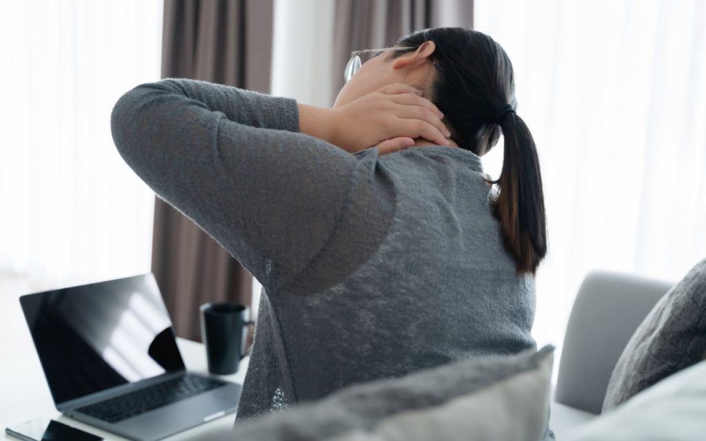 Vertiges, nausées, fatigue : et si votre smartphone était le coupable ? Voici comment remédier au mal des écrans