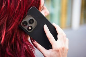 Contrôle des conversations sur Internet : la nouvelle version de ChatControl a été adoptée par les 27