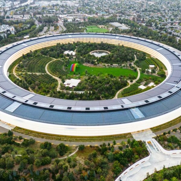 Apple supprime des dizaines de postes chez ses commerciaux