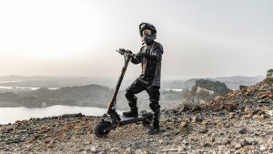 Avant le Black Friday, cette nouvelle trottinette électrique surpuissante que rien n’arrête bénéficie déjà d’une remise de 100€