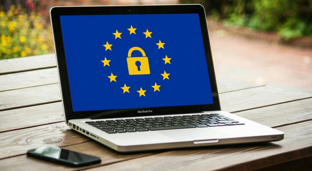 Désinformation, deepfake… L’UE présente son « bouclier démocratique » contre l’ingérence étrangère