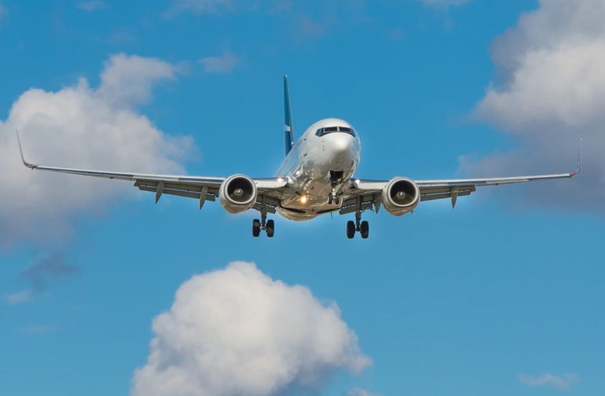 Des drones sèment le chaos dans les aéroports de Belgique