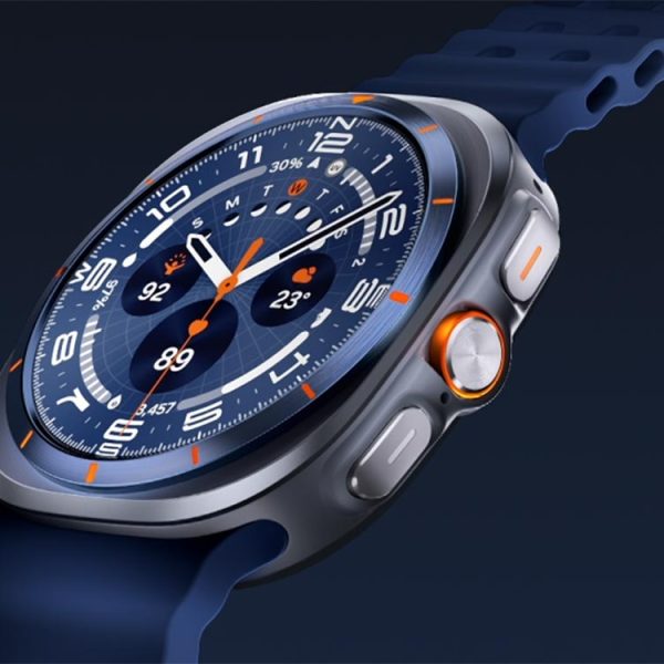 La Galaxy Watch Ultra est à -50% : Samsung brade sa montre connectée phare pour le Black Friday !