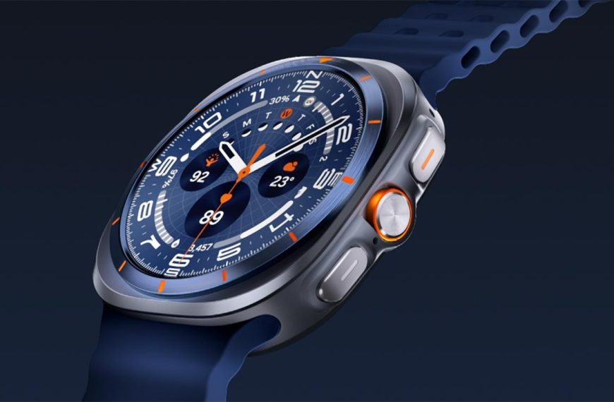 La Galaxy Watch Ultra est à -50% : Samsung brade sa montre connectée phare pour le Black Friday !