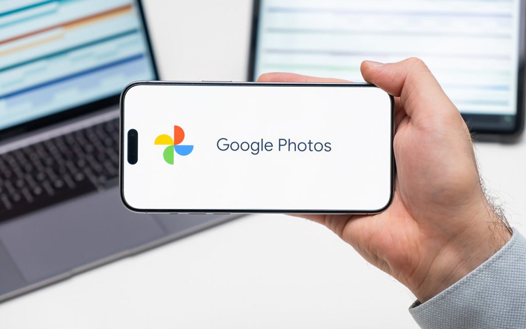 Google Photos va enfin proposer cette nouvelle interface, et non ce n’est pas un mode sombre