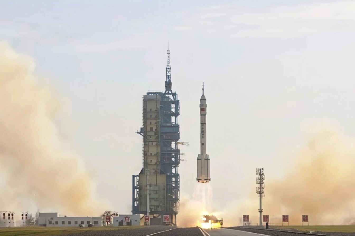 Mission de sauvetage réussie : la Chine livre une capsule de secours à sa station spatiale Tiangong