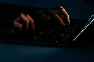 1,3 milliard de mots de passe, 2 milliards d’adresses mail : une gigantesque base de données piratées fait surface