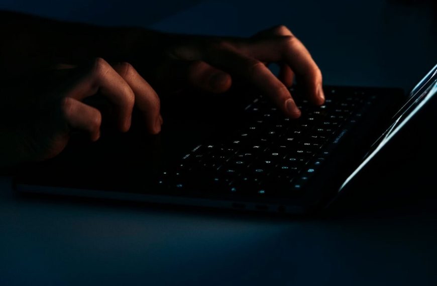 1,3 milliard de mots de passe, 2 milliards d’adresses mail : une gigantesque base de données piratées fait surface