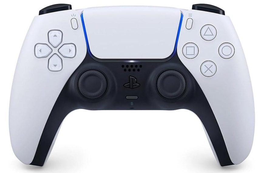 Sony a des millions de manettes DualSense à écouler, Amazon les vend à prix coûtant 😱