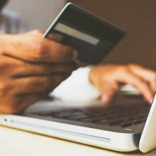 4 astuces pour détecter les fausses promos pendant le Black Friday