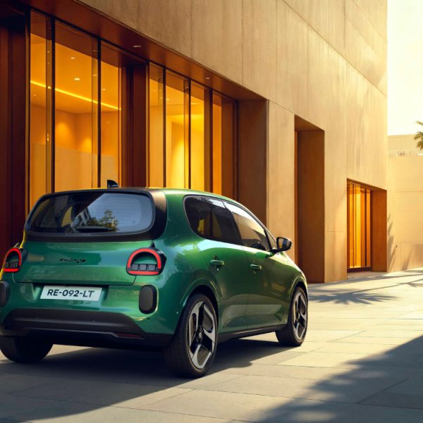 La Renault lance officiellement la Twingo E-Tech, la citadine électrique de 2025