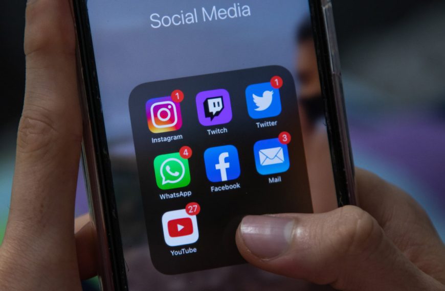 Les réseaux sociaux devront vous rembourser si jamais vous vous faites arnaquer par un pirate