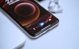 iPhone : après l’App Store, Apple se prépare à autoriser les remplaçants à Siri