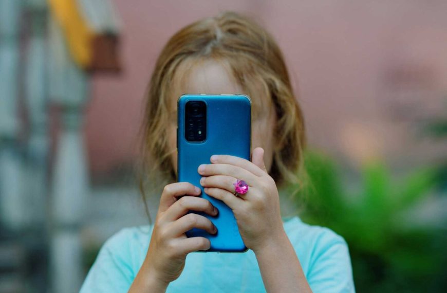 L’Australie teste l’interdiction totale des réseaux sociaux aux moins de 16 ans